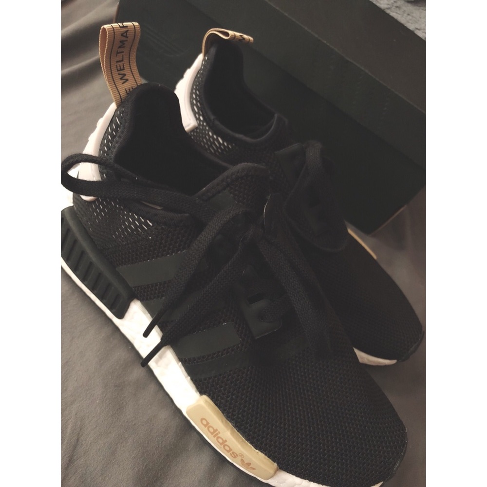 Adidas NMD R1 Women’s 7.5